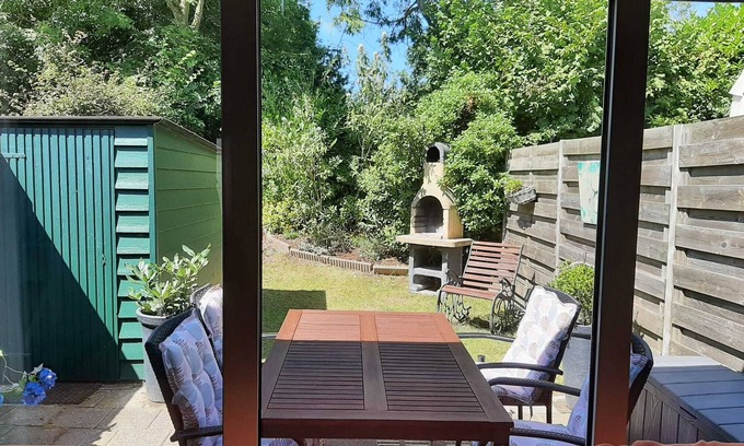 Bruinisse Casa | Casa de vacaciones ideal para familias para 4 personas con chimenea, W-LAN