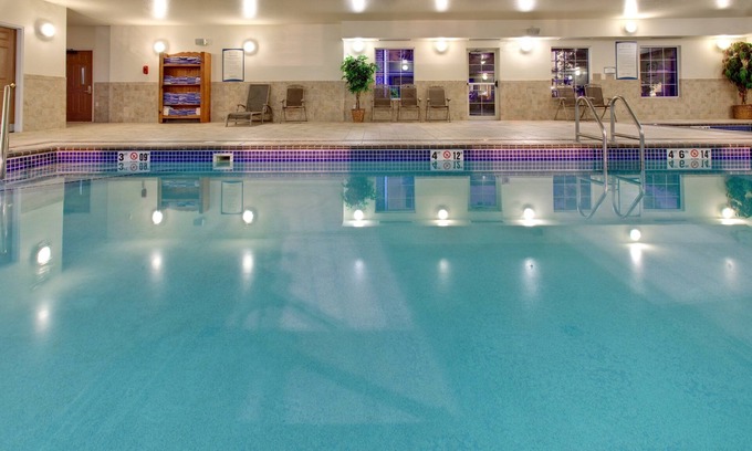Sioux Falls Condominio | Desayuno gratis + piscina cubierta + bañera de hidromasaje | A solo 10 minutos del zoológico
