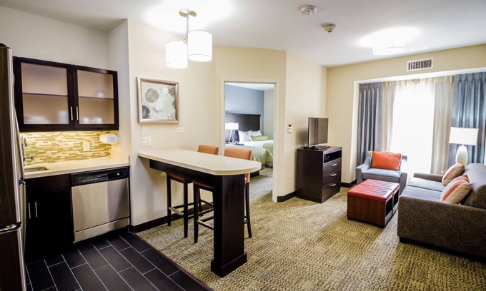 Plano Condominio | Desayuno gratis, Wi-Fi gratis, Piscina al aire libre | Audiencia Suite Accesible