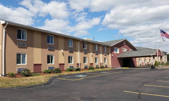 Foxboro Casa | FREE Breakfast & Parking! 2 Spacious Units Near Hall at Patriot Place!