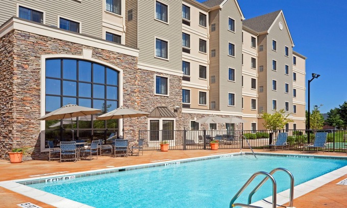Concordville Condominio | Free Breakfast. Seasonal Outdoor Pool. Gym. Relaxing Retreat!