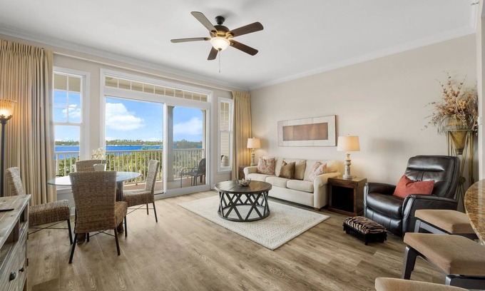 Upper Grand Lagoon Condominio | FREE Daily Golf! Reflections 506 Amazing Views, Heated Resort Pool & Hot Tub!