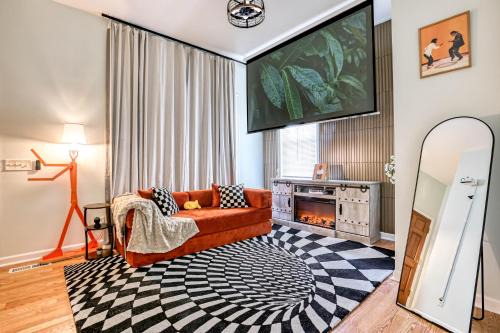 Metropolitan Casa | Free Early Check-In or Late Check-Out - Stylish Home Near DT & River St - 2 King Beds - Massage Chair - Games
