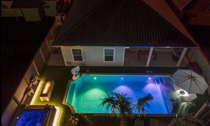 Kiska Beach Casa | Free Golf Cart-Heated Pool-Spa-5min Walk to Beach