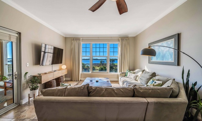 Upper Grand Lagoon Condominio | FREE Golf+Tix! Reflections 511 Bayfront Beauty w/Heated Resort Pool & Hot Tub