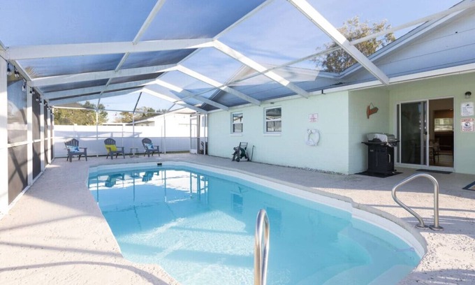 Apollo Beach Casa | Free Heated Pool | Dog Friendly | No Cleaning Fee