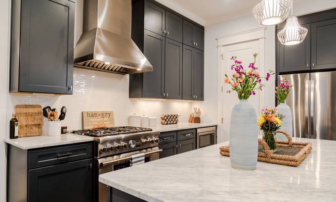 Green Hills Casa | | New! | 3 miles Nashville | Spacious | Groups Events