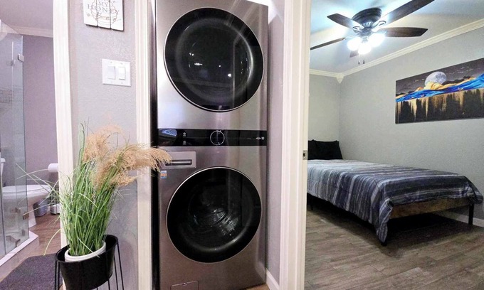 Edgebrook Apartamento | FREE NIGHT! TV In Bedroom, Patio, Private