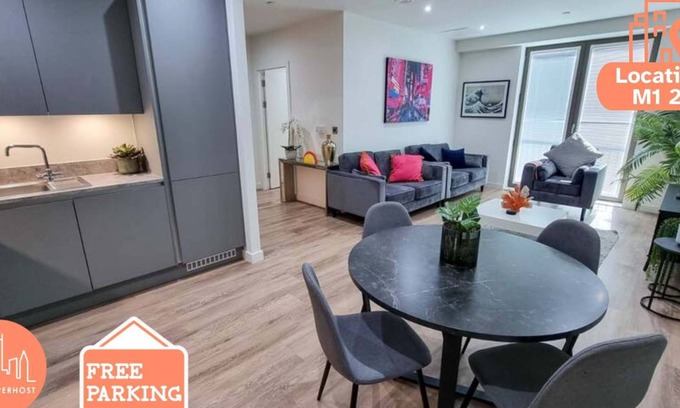 Manchester City Centre Casa | Free Parking Townhouse by City SuperHost