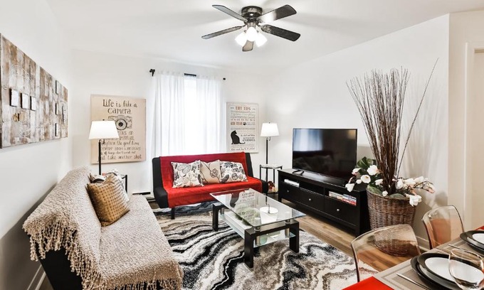 Lachine Apartamento | FREE PARKING - 2 BEDROOMS - full APARTMENT - in Beautiful Lachine - NEAR WATER - 15 MINUTE DRIVE TO DOWNTOWN