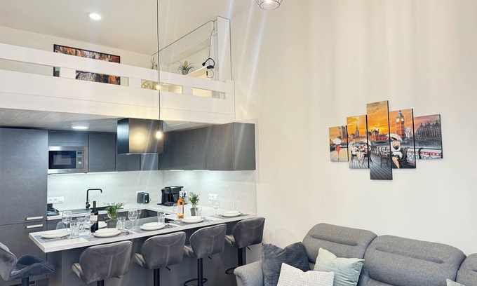 Smichov Apartamento | Free parking - Cozy apartment near Vyšehrad Bridge