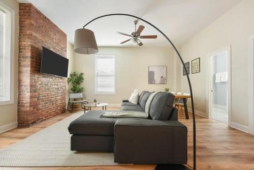 Point Breeze North Apartamento | FREE Parking, Netflix in East Liberty By Parks and Uni