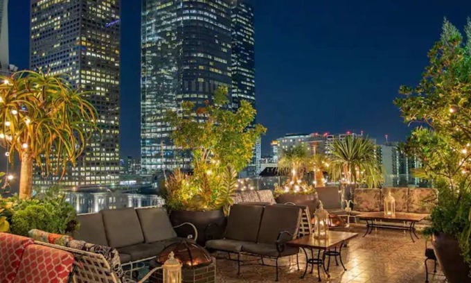 Bunker Hill Apartamento | On-Site Parking + Unique Movie Loft + Pool + Views
