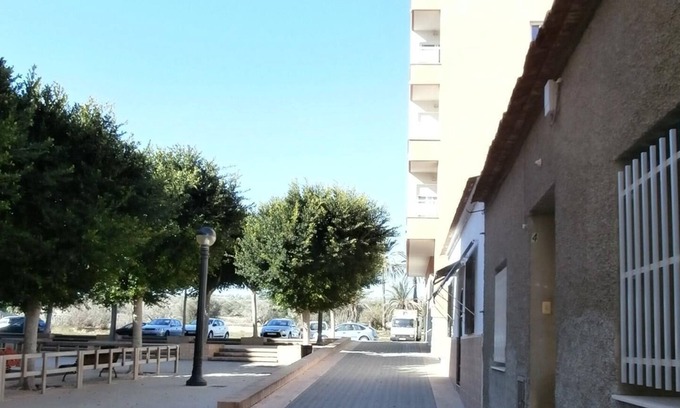 La Marina Apartamento | WI FI gratis, y UK TVSquare Molar 5. 2. 2. La Marina 03294. Alicante España.