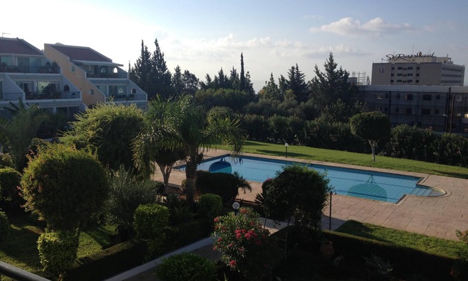 Limassol Apartamento | WIFI gratuito Apartamento de lujo de 2 dormitorios frente a St Raphael Marina a 2 minutos de la playa