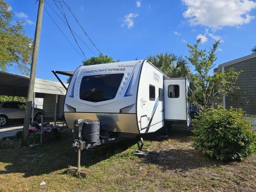 Cocoa Otro | Freedom Express RV