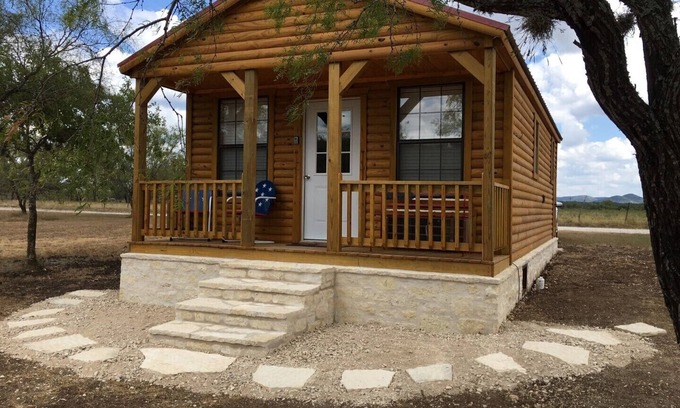 Utopia Cabina | Freedom River Cabin-Premium-Cabaña de madera-Baño en la habitacion-Vista al rio