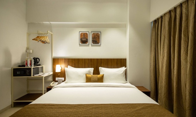 Ghansoli Hotel | Freesia Residency By Express Inn - Navi Mumbai