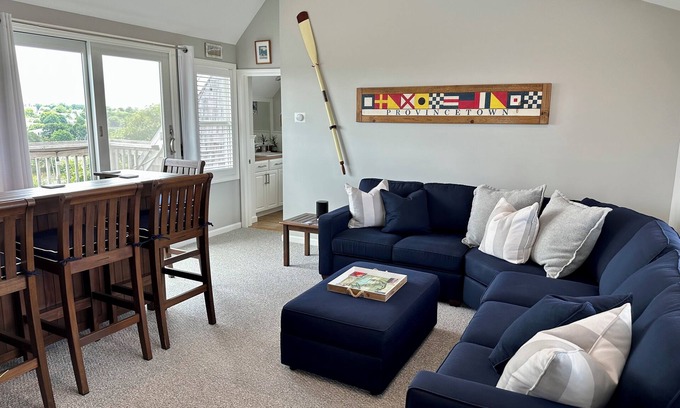 Provincetown Casa | Amplio 3 habitaciones / 3 baños Independiente Townhouse w / Great Views!