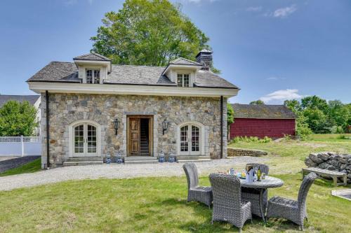 Stonington Casa | French Château Near Beaches, Mystic and Casinos!