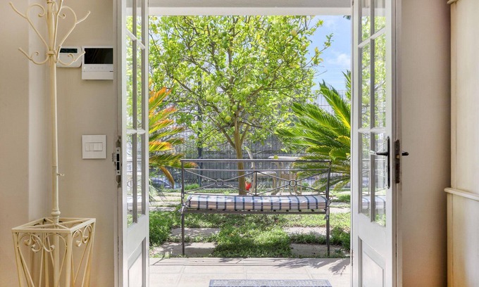 Green Point Cabaña | French Country Cottage on Table Mountain