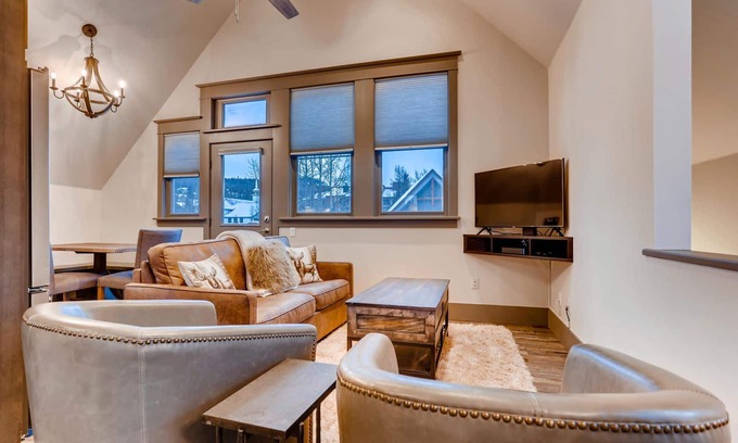 Historic District Casa | French Street Cottage: ¡Próximamente! Carriage House, Walk to Gondola & Main St