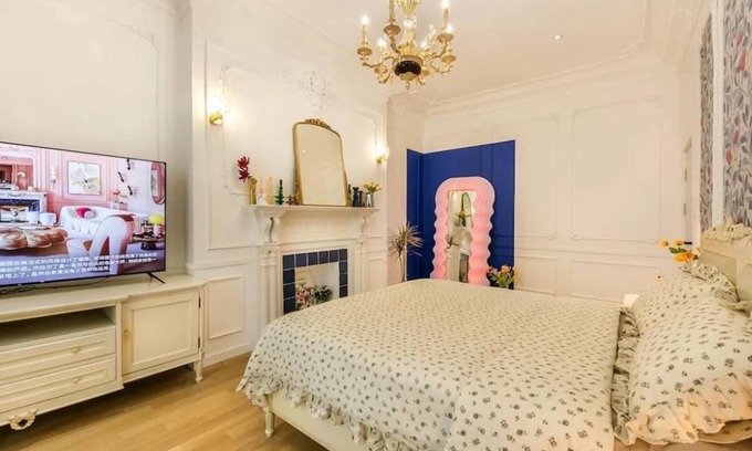 Downtown Shanghai Apartamento | French-style 1b1b apartment walk to XinTianDi, Fuxing Road