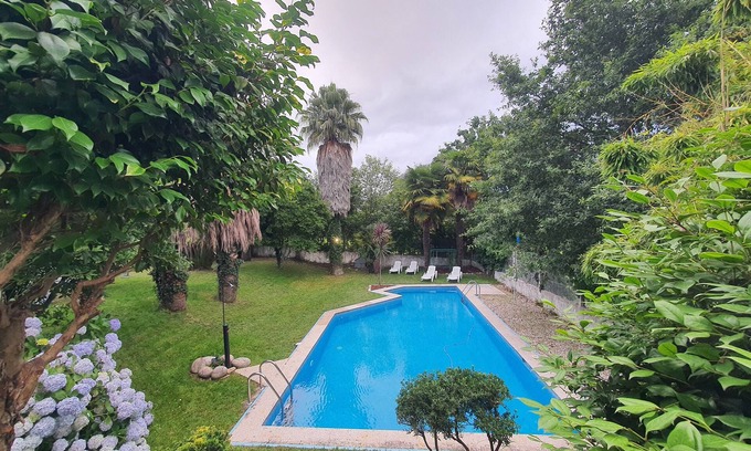 Cerponzons Casa | VILLA ESTILO FRANCÉS CON PISCINA Y AMPLIO JARDÍN