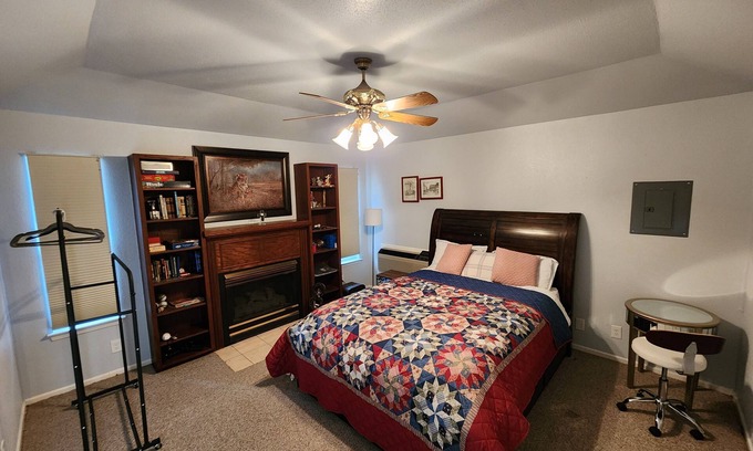 Arena District Casa | French Suite with Private Den in San Antonio