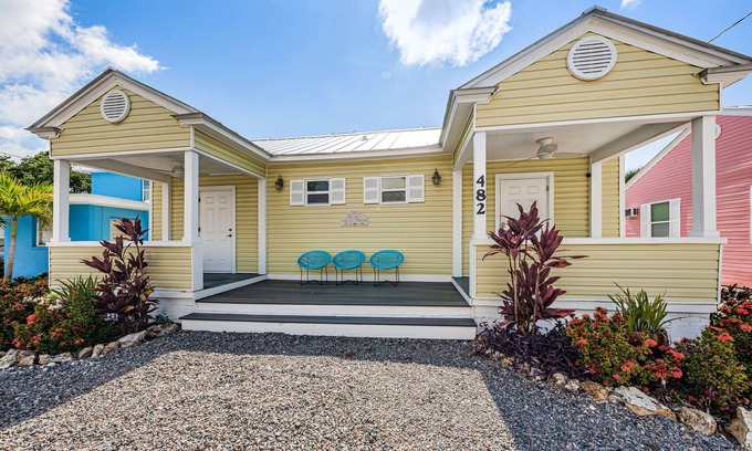 Clearwater Beach Cabaña | Frenchy's Cottage 482 in Clearwater Beach