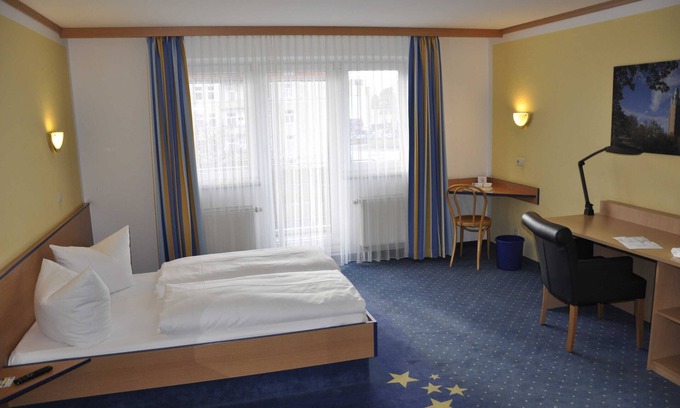 Handelshafen Casa | Frenchzimmer - Sleep & go Hotel Magdeburg Gmbh