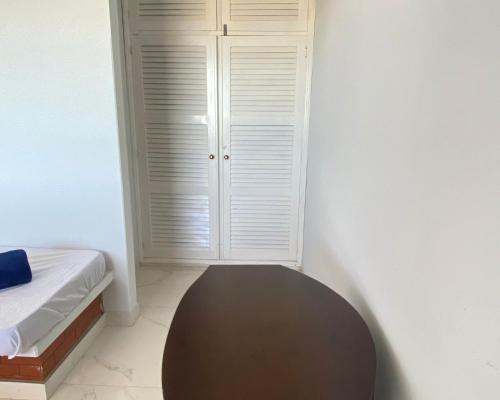Ubu Casa | FRENTE MAR CASTELHANOS Casa Recanto Azul 7 Suítes Lazer Completo e Conforto recém reformada para Até 25 Pessoas Ideal para reunir Famílias e Amigos