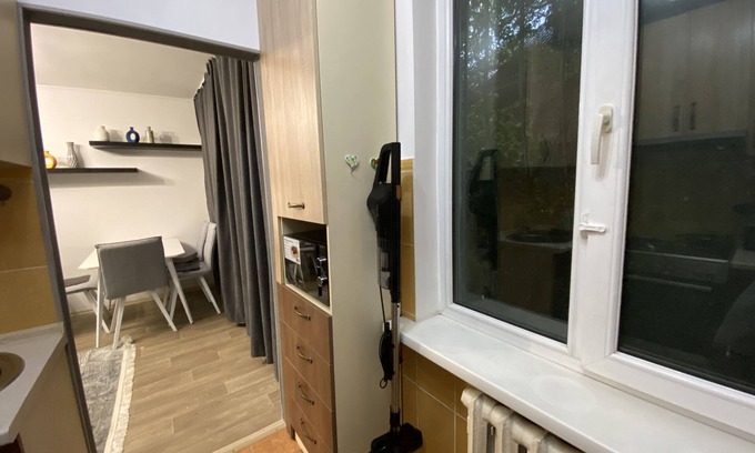 Almaty Apartamento | Fresh 2 bedroom rental unit at the city center