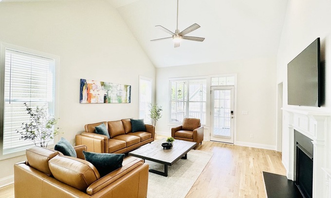 Apex Casa | Fresh and Modern Cottage
