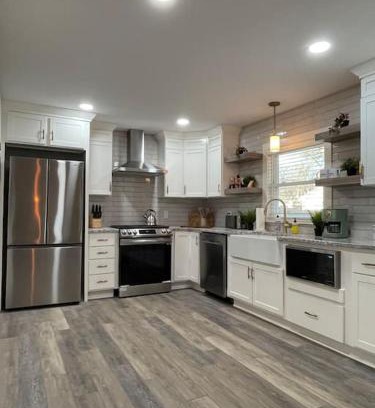 Westwood Casa | Freshly-remodeled, dog-friendly Westwood charmer!