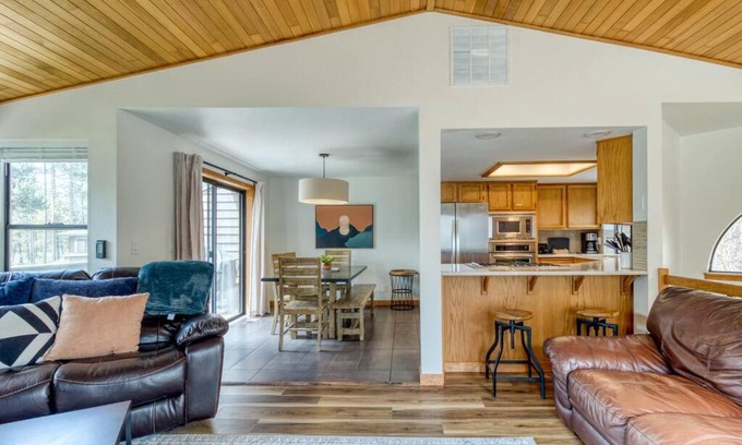 Sunriver Casa | Freshly Renovated Sunriver Home