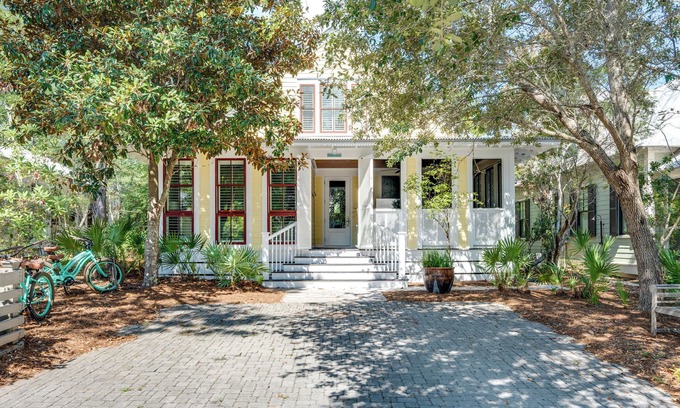 Cottage District Casa | Freshly Updated 4 Bedroom House- Easy Access to Tennis Courts