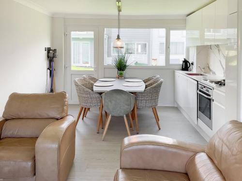 Pembroke Casa | Freshwater Chalet