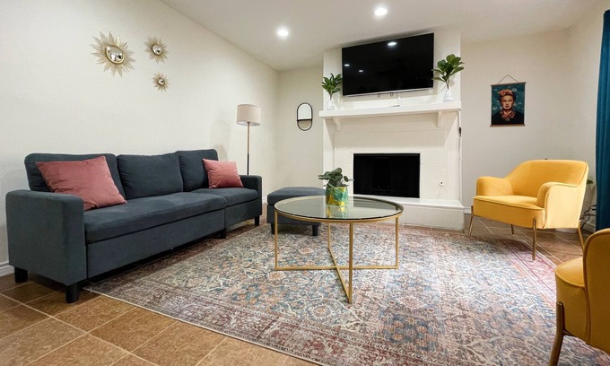 Alamo Heights Casa | ❤︎Frida Kahlo Oasis❤︎DTWN, Alamo Heights, Airport★