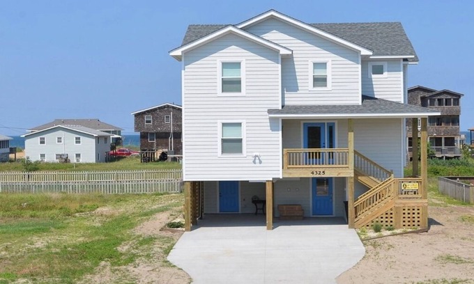 Sea Retreat Casa | Friday to Friday rentals only!! 4 bedroom house with private pool and hot tub.