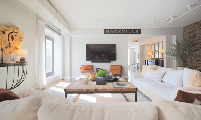 Downtown Knoxville Apartamento | Friedman's Loft - The Ultimate Luxury Downtown Stay