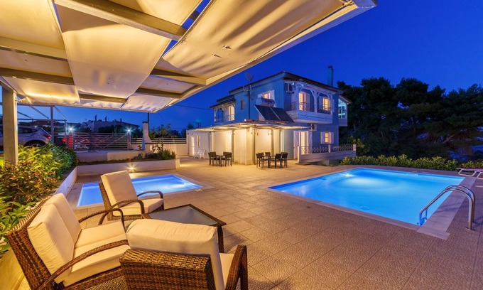 Messini Villa | Friends & Family House cerca de la playa con dos piscinas (una para niños)