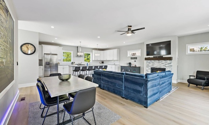 Buena Vista Casa | Friends in Skyline Places - Luxurious Brand New Build, Great for Groups, 10 min to Downtown Nash!