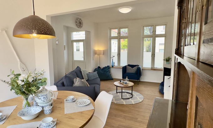Jever Casa | Friesenhus: 120qm, 6 Personen, Wunderschön und Zentral Gelegen in Jever