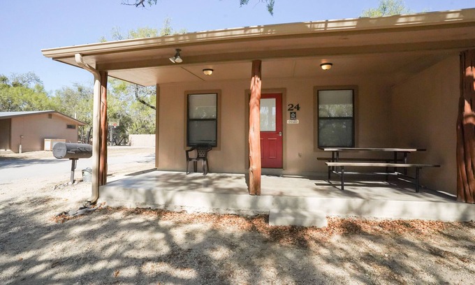 Sabinal Cabina | Frio Country Resort - Within walking distance to the Frio River!