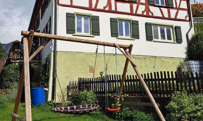 Gemarkung Daugendorf Apartamento | Frisch Renovierte Ferienwohnung mit Altbaucharme in Altem Bauernhaus