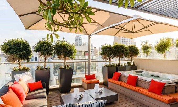 Tel Aviv City Center Apartamento | Frishman 3BR Penthouse w Jacuzzi by HolyGuest
