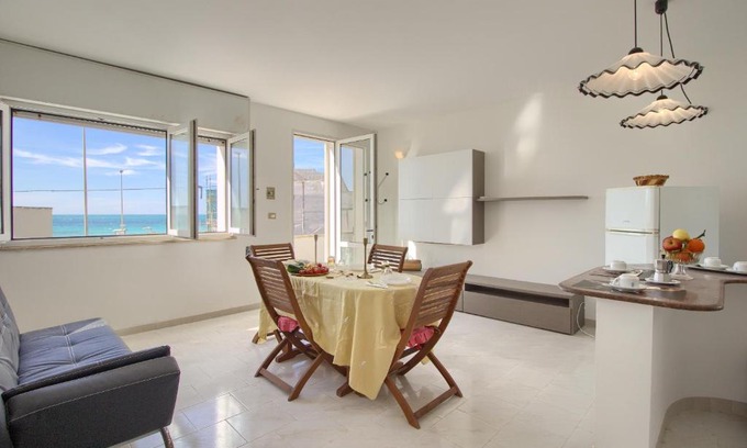Torre Mozza Apartamento | Front Beach Torre Mozza by LoveSud