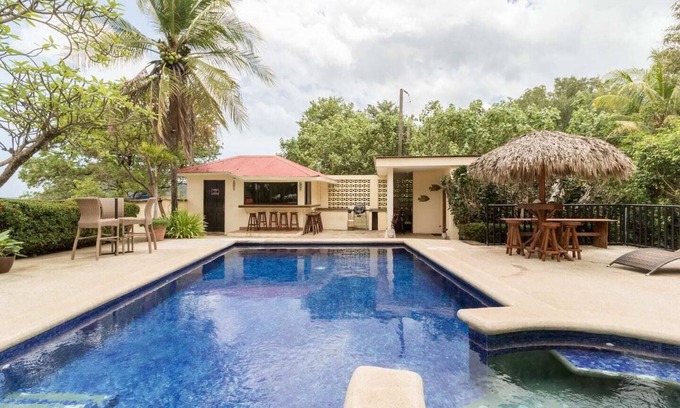 Playa Flamingo Casa | Front Row Center !!! EN Flamingo Beach: 5BR, piscina privada y bar Tiki