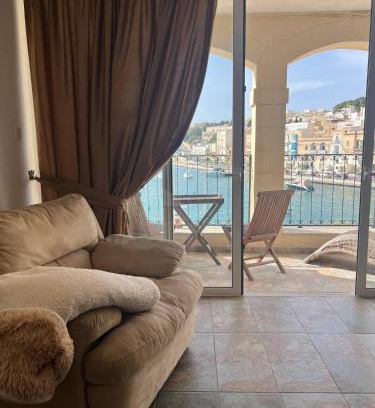 Kalkara Cama Y Desayuno | Front Row Malta - Rooftop Terrace & Sea Views of Valletta & Grand Harbour